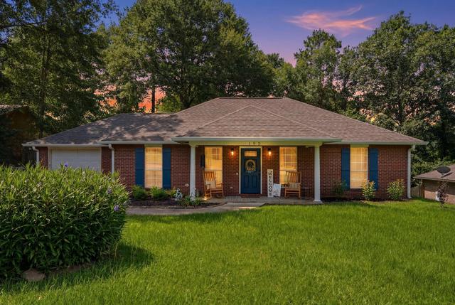 102 Howard Dr, Hattiesburg, MS 39402