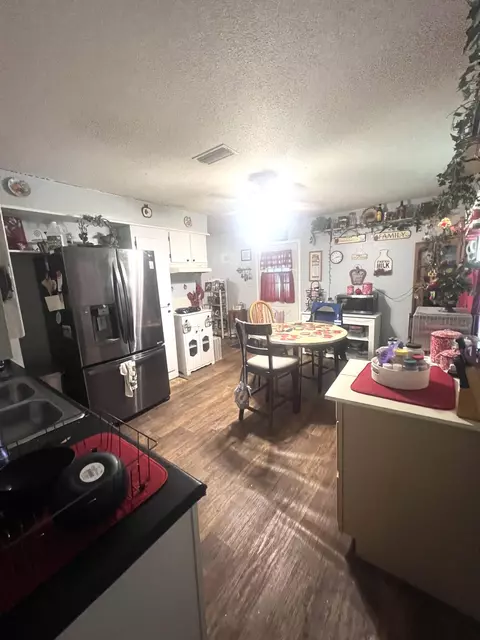Kitchen - 862 Improve, Sumrall, MS 39482 photo 3 of 3