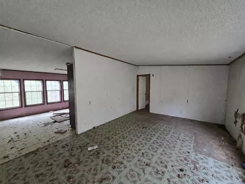 Living - 2 Cochran Rd, Richton, MS 39476 photo 2 of 4