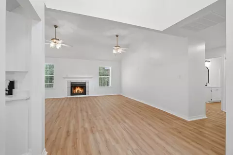 Living - 29 S Windridge Loop, Purvis, MS 39475 photo 1 of 7