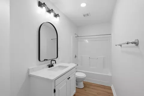 Bath - 29 S Windridge Loop, Purvis, MS 39475 photo 1 of 2
