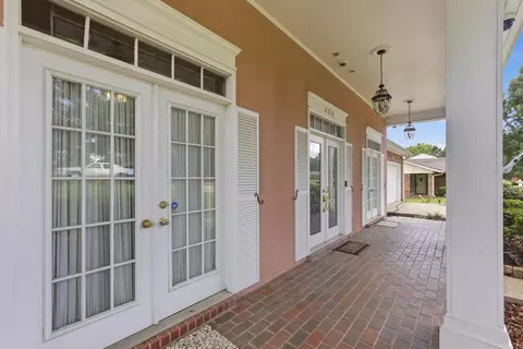 404 Oakbrook Cir, Mccomb, MS 39648 photo 5