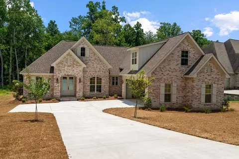 48 Buckskin Dr, Hattiesburg, MS 39402