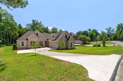 48 Buckskin Dr, Hattiesburg, MS 39402