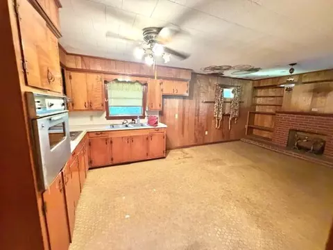 13 E Marion St, Foxworth, MS 39483 photo 3