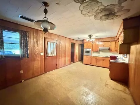 13 E Marion St, Foxworth, MS 39483 photo 4