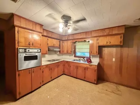 13 E Marion St, Foxworth, MS 39483 photo 2