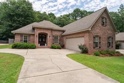 13 Stone Dr, Hattiesburg, MS 39402