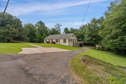Exterior - 724 15th St, Laurel, MS 39440 photo 2 of 17