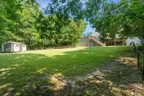 Exterior - 724 15th St, Laurel, MS 39440 photo 13 of 17