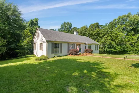 Exterior - 724 15th St, Laurel, MS 39440 photo 3 of 17