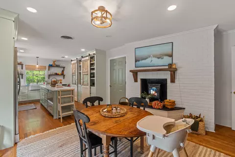 Dining - 724 15th St, Laurel, MS 39440 photo 2 of 4