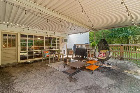 Exterior - 724 15th St, Laurel, MS 39440 photo 6 of 17