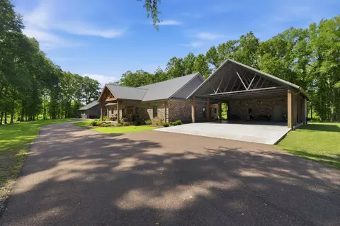 Exterior - 225 Coats, Mount Olive, MS 39119 photo 7 of 26
