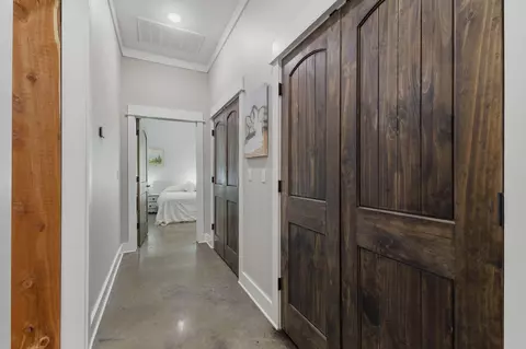 Entry Way - 225 Coats, Mount Olive, MS 39119 photo 4 of 4