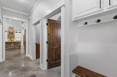 Entry Way - 225 Coats, Mount Olive, MS 39119 photo 3 of 4