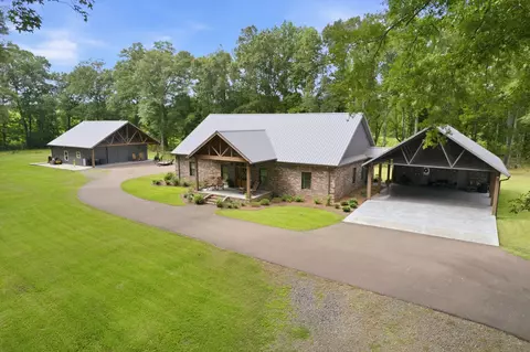 Exterior - 225 Coats, Mount Olive, MS 39119 photo 2 of 26