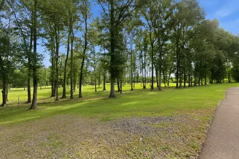 Exterior - 225 Coats, Mount Olive, MS 39119 photo 3 of 26