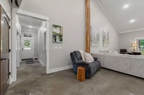 Entry Way - 225 Coats, Mount Olive, MS 39119 photo 2 of 4