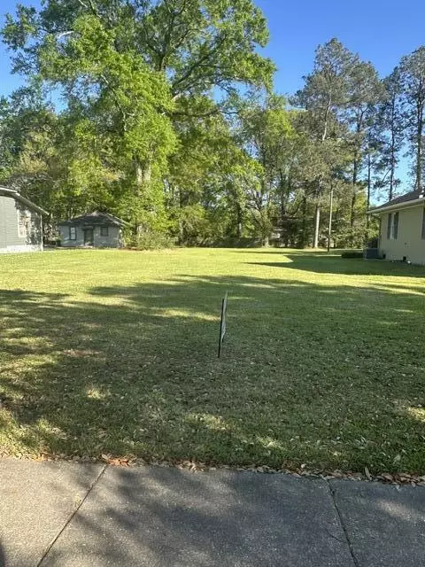 810 W Pine St, Hattiesburg, MS 39401