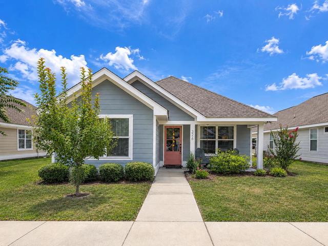 326 Mount Pleasant Dr, Hattiesburg, MS 39402
