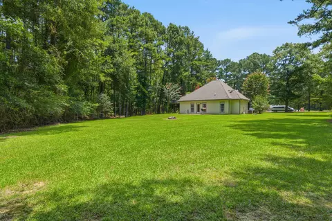 Exterior - 301 Warren Lott Rd, Sumrall, MS 39482 photo 4 of 4