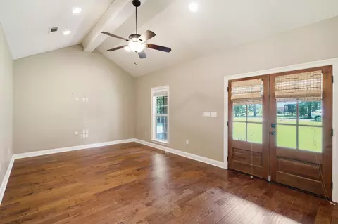 Living - 301 Warren Lott Rd, Sumrall, MS 39482 photo 1 of 1