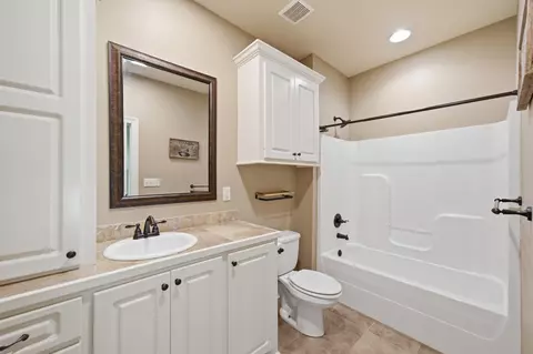 Bath - 301 Warren Lott Rd, Sumrall, MS 39482 photo 1 of 2