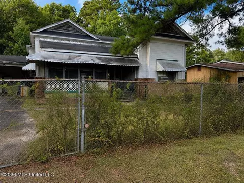 813 Davidson Pl, Hattiesburg, MS 39401