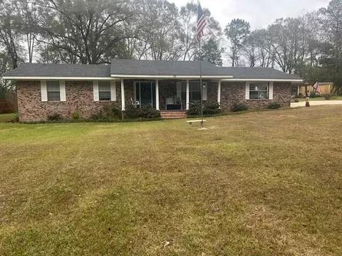 35 Theos Dr, Laurel, MS 39443 photo 1