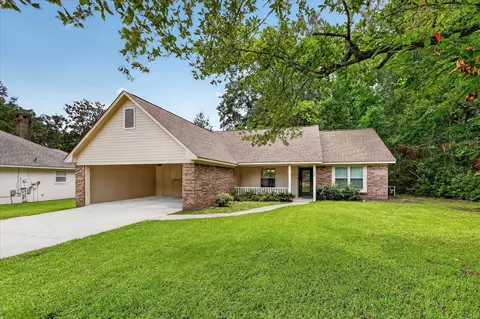 1306 Sandlewood Dr, Hattiesburg, MS 39402