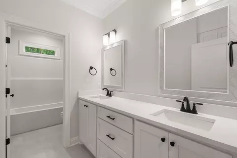 Bath - 163 Excellor, Sumrall, MS 39482 photo 3 of 3