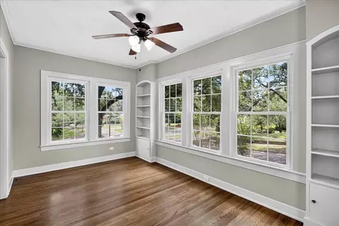 Living - 1301 Hill Dr, Laurel, MS 39440 photo 8 of 8