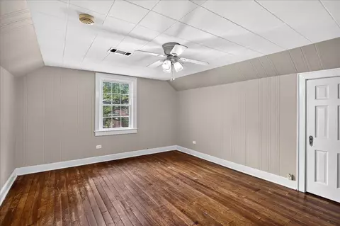 Bedroom - 1301 Hill Dr, Laurel, MS 39440 photo 9 of 12