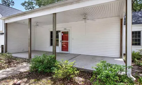 Exterior - 1301 Hill Dr, Laurel, MS 39440 photo 5 of 7