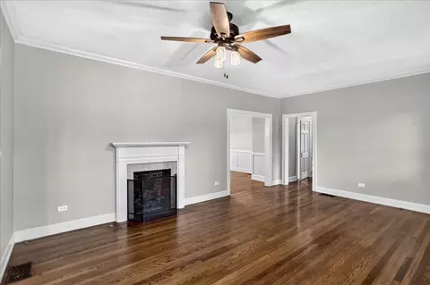 Living - 1301 Hill Dr, Laurel, MS 39440 photo 3 of 8