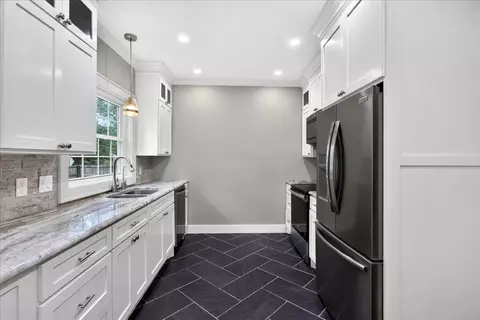 Kitchen - 1301 Hill Dr, Laurel, MS 39440 photo 1 of 3