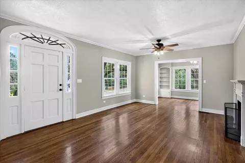 Living - 1301 Hill Dr, Laurel, MS 39440 photo 1 of 8