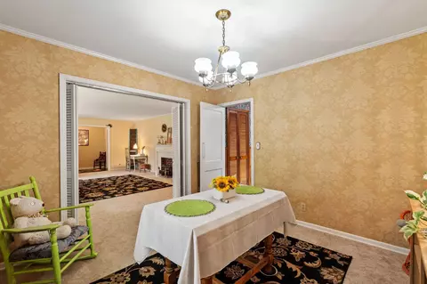Dining - 703 W 29th St, Laurel, MS 39440 photo 2 of 3