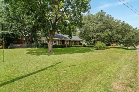 Exterior - 703 W 29th St, Laurel, MS 39440 photo 4 of 14