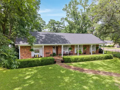 Exterior - 703 W 29th St, Laurel, MS 39440 photo 14 of 14