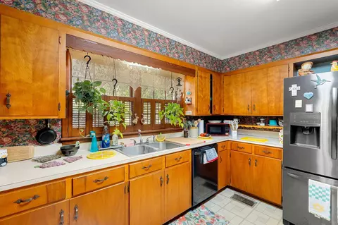 Kitchen - 703 W 29th St, Laurel, MS 39440 photo 3 of 4