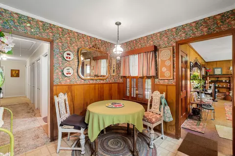 Dining - 703 W 29th St, Laurel, MS 39440 photo 3 of 3
