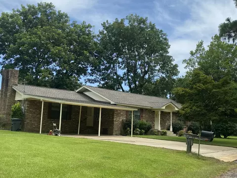 95 Hall Dr, Moselle, MS 39459