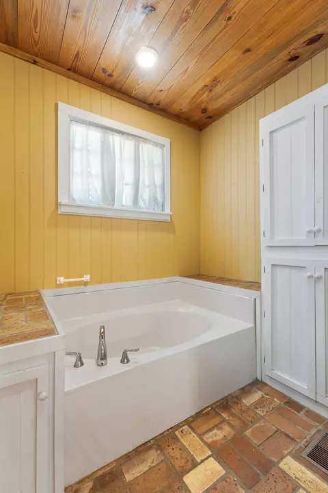 Bath - 143 Batson Rd, Petal, MS 39465 photo 4 of 6