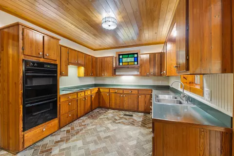 Kitchen - 143 Batson Rd, Petal, MS 39465 photo 2 of 3