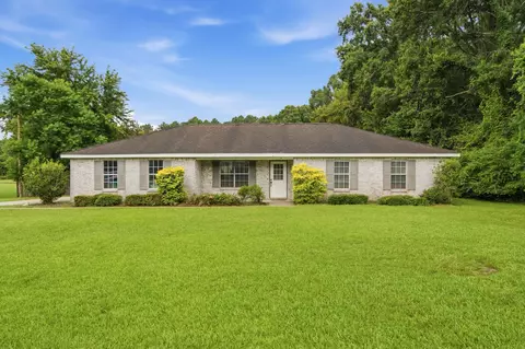 32 Corinth Rd, Petal, MS 39465