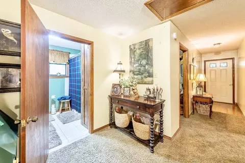 Entry Way - 5 Spokane Rd, Natchez, MS 39120 photo 3 of 4