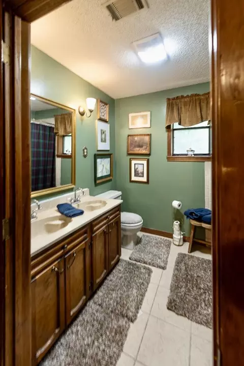 Bath - 5 Spokane Rd, Natchez, MS 39120 photo 1 of 5