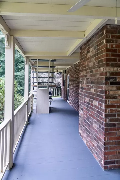 Exterior - 5 Spokane Rd, Natchez, MS 39120 photo 6 of 12